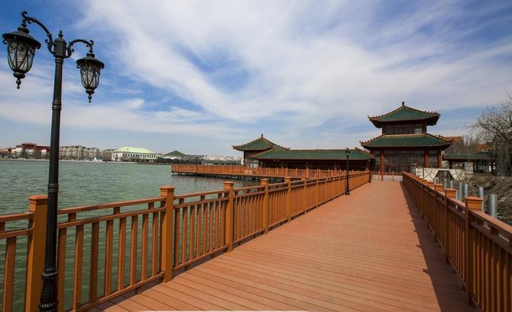 木塑露臺(tái)，打造空中的秘密花園